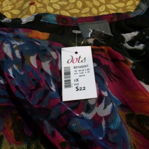 Brand new summer dress with open shoulder sleeves - Picture 2 of 3